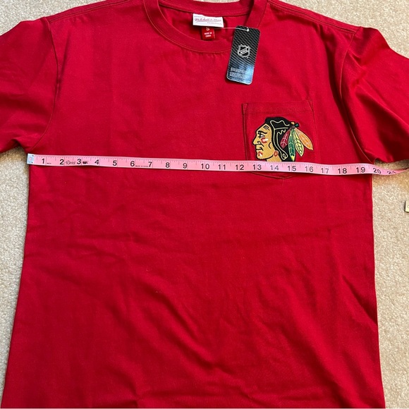 NEW Mitchell & Ness Shirt Mens Small Red Chicago Blackhawks Hockey NHL Pocket - Picture 9 of 12